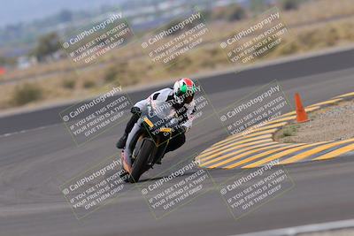 media/Sep-10-2022-SoCal Trackdays (Sat) [[a5bf35bb4a]]/Turn 11 (11am)/